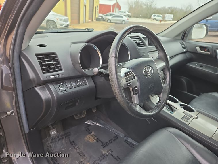 image for item DS5301 2012 Toyota Highlander SUV