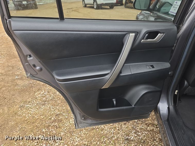 image for item DS5301 2012 Toyota Highlander SUV