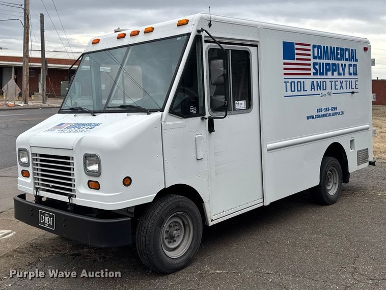 image for item DT0516 2011 Ford E350 Super Duty delivery van