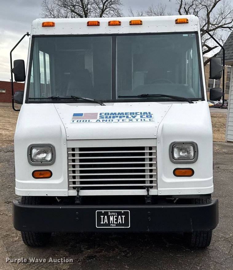 image for item DT0516 2011 Ford E350 Super Duty delivery van