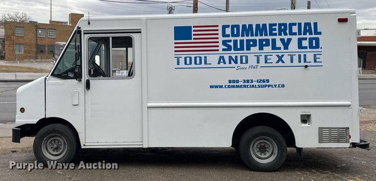 image for item DT0516 2011 Ford E350 Super Duty delivery van