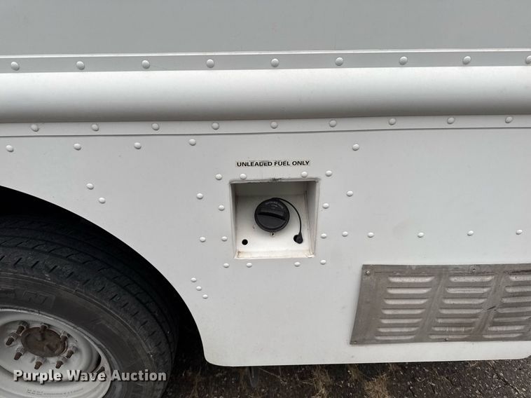 image for item DT0516 2011 Ford E350 Super Duty delivery van