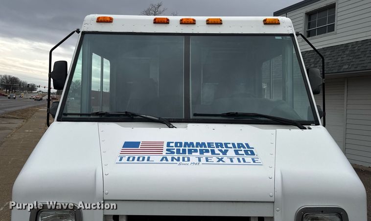 image for item DT0516 2011 Ford E350 Super Duty delivery van