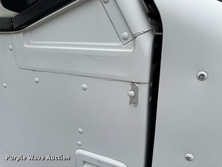 image for item DT0516 2011 Ford E350 Super Duty delivery van