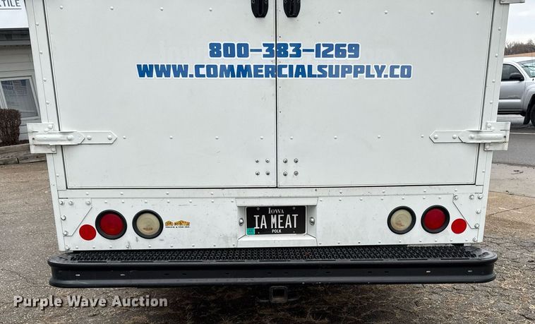 image for item DT0516 2011 Ford E350 Super Duty delivery van