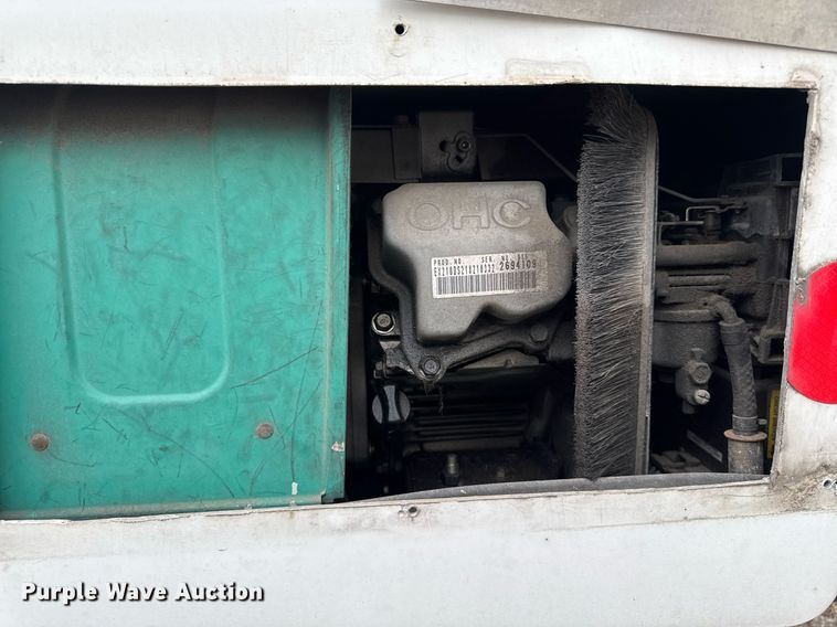 image for item DT0516 2011 Ford E350 Super Duty delivery van