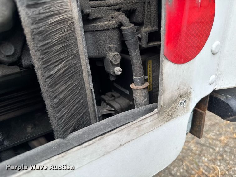 image for item DT0516 2011 Ford E350 Super Duty delivery van