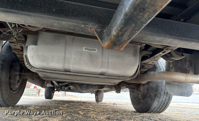 image for item DT0516 2011 Ford E350 Super Duty delivery van