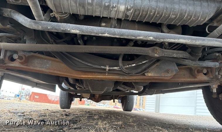 image for item DT0516 2011 Ford E350 Super Duty delivery van