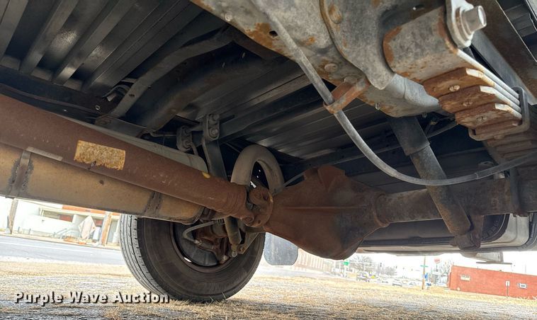 image for item DT0516 2011 Ford E350 Super Duty delivery van