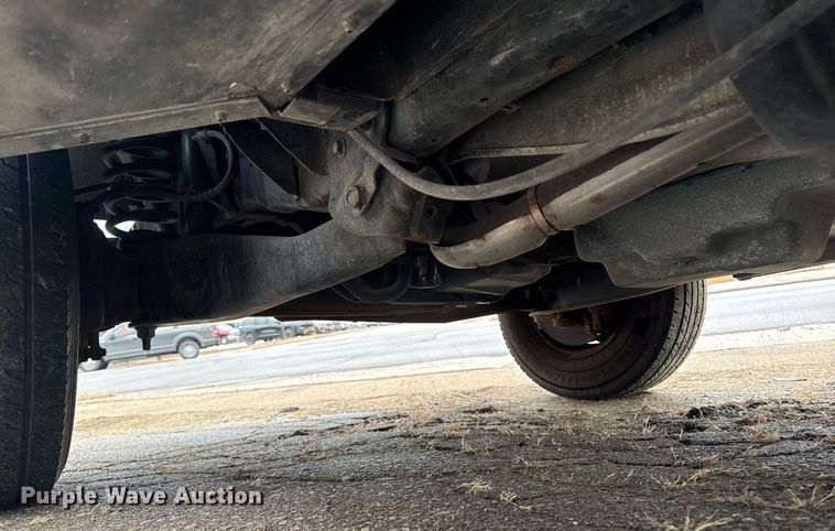 image for item DT0516 2011 Ford E350 Super Duty delivery van