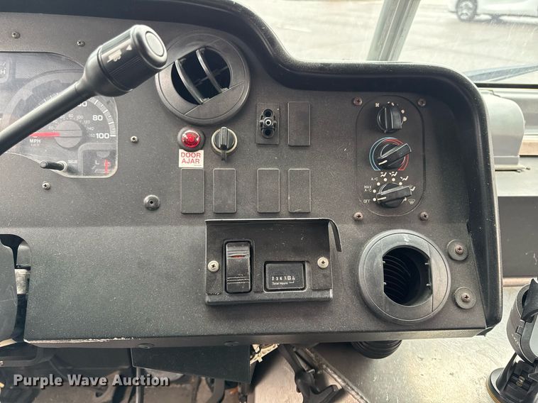 image for item DT0516 2011 Ford E350 Super Duty delivery van