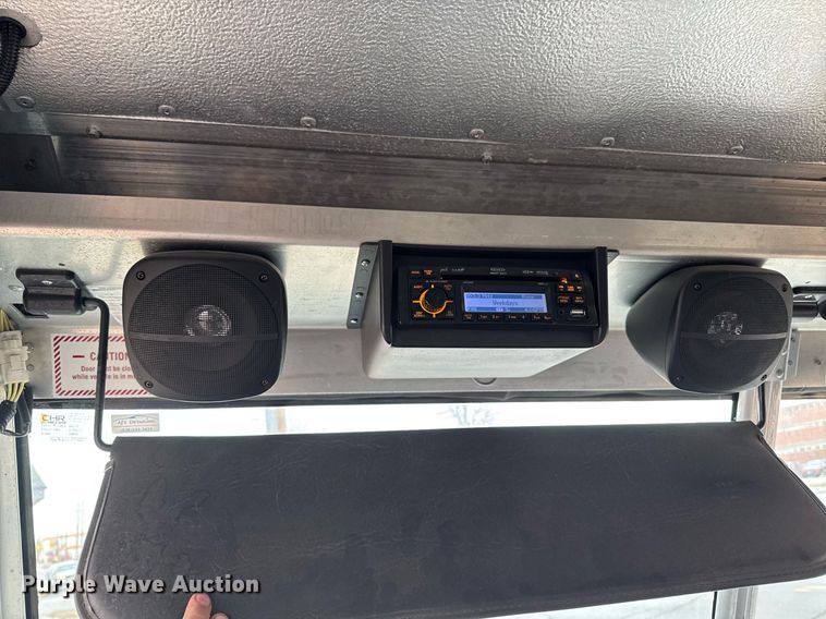 image for item DT0516 2011 Ford E350 Super Duty delivery van