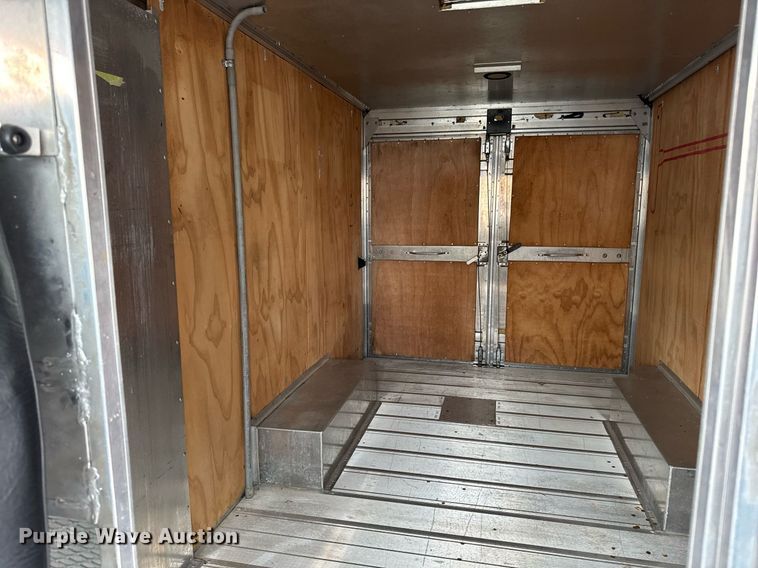 image for item DT0516 2011 Ford E350 Super Duty delivery van