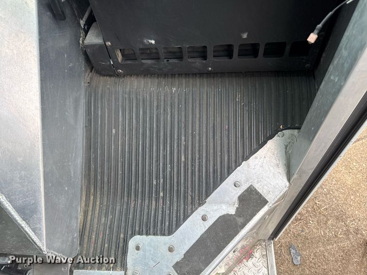 image for item DT0516 2011 Ford E350 Super Duty delivery van