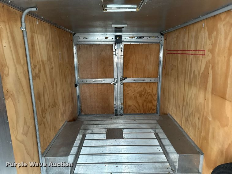 image for item DT0516 2011 Ford E350 Super Duty delivery van