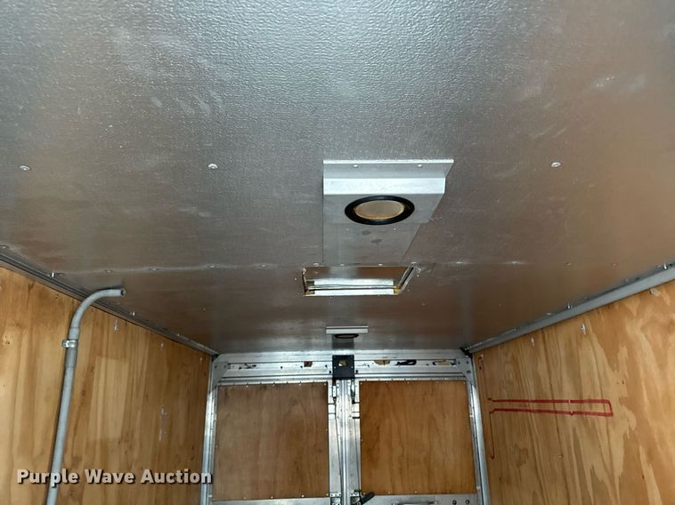 image for item DT0516 2011 Ford E350 Super Duty delivery van