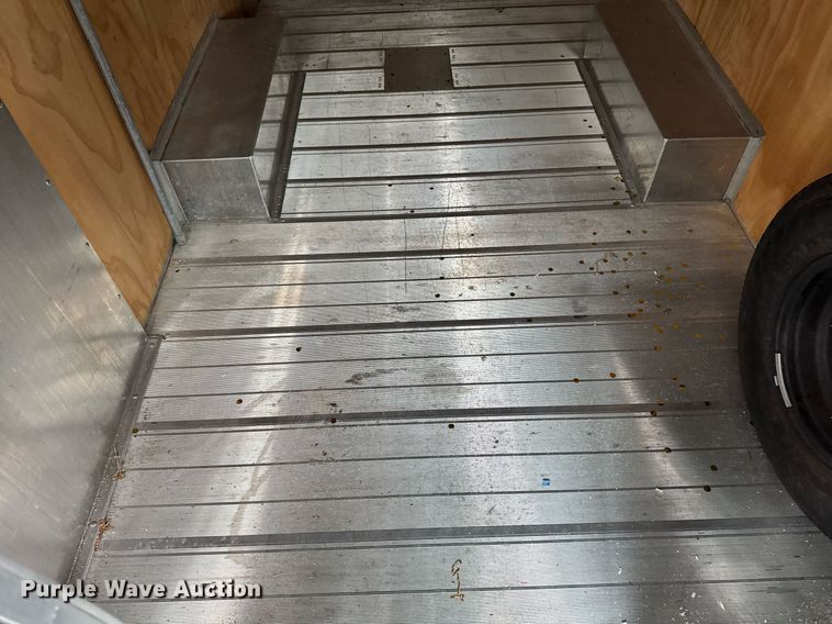 image for item DT0516 2011 Ford E350 Super Duty delivery van