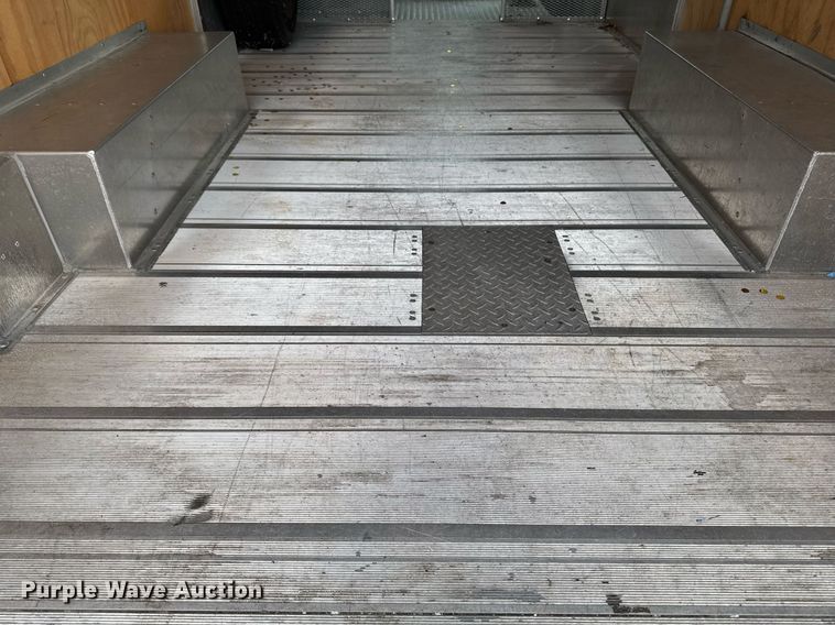 image for item DT0516 2011 Ford E350 Super Duty delivery van