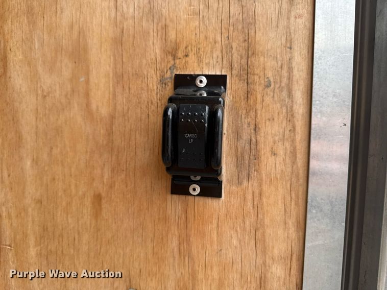 image for item DT0516 2011 Ford E350 Super Duty delivery van