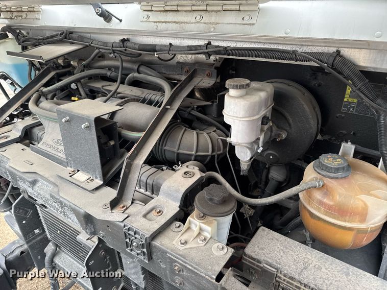 image for item DT0516 2011 Ford E350 Super Duty delivery van