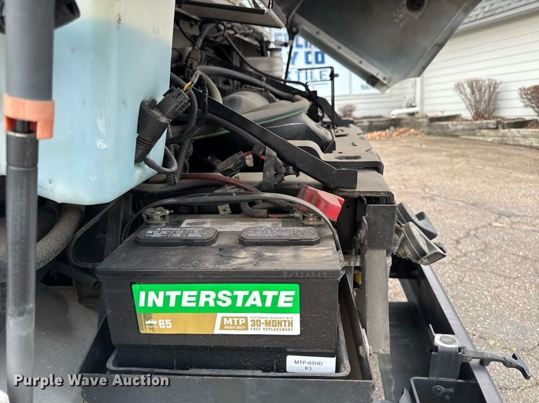 image for item DT0516 2011 Ford E350 Super Duty delivery van