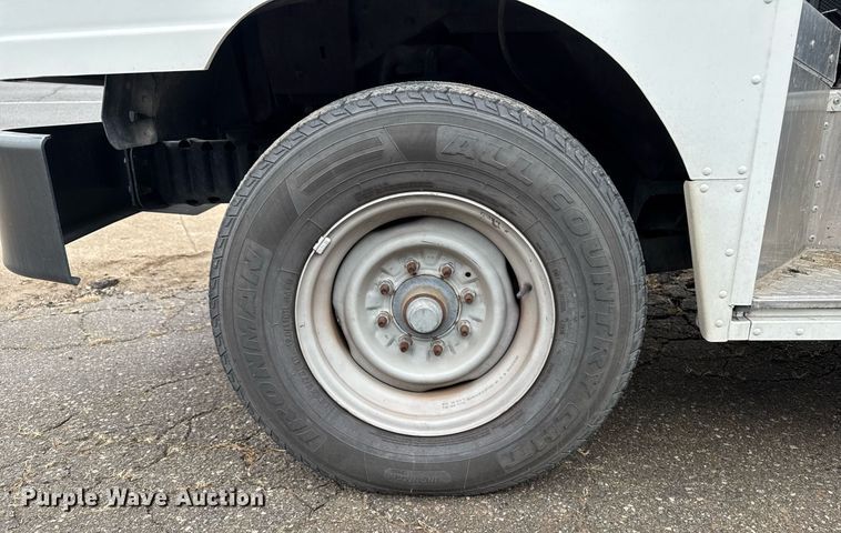 image for item DT0516 2011 Ford E350 Super Duty delivery van