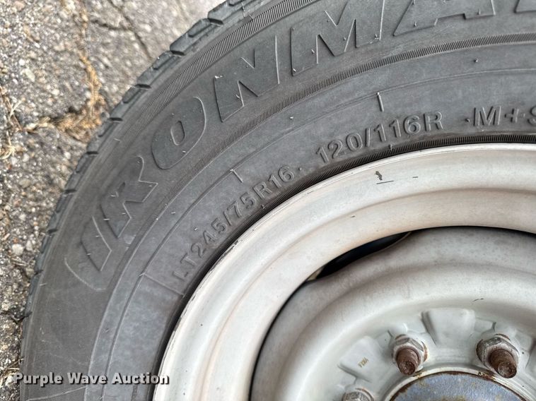 image for item DT0516 2011 Ford E350 Super Duty delivery van