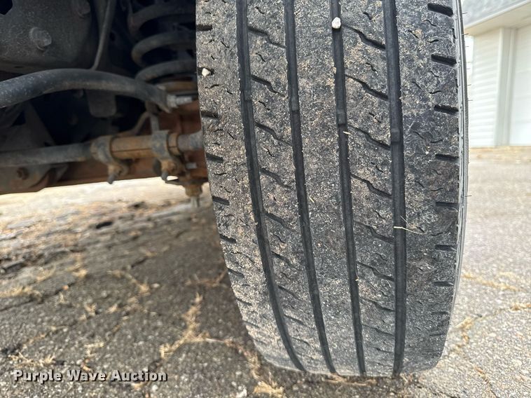 image for item DT0516 2011 Ford E350 Super Duty delivery van