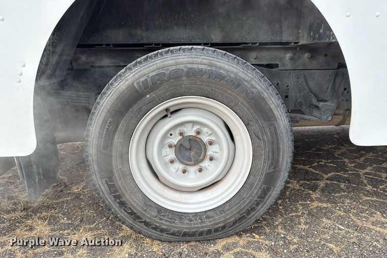 image for item DT0516 2011 Ford E350 Super Duty delivery van