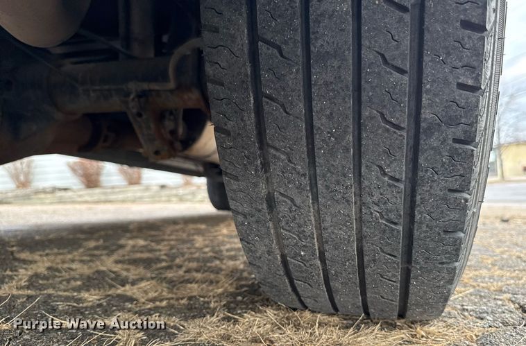 image for item DT0516 2011 Ford E350 Super Duty delivery van