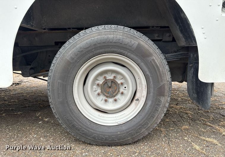 image for item DT0516 2011 Ford E350 Super Duty delivery van