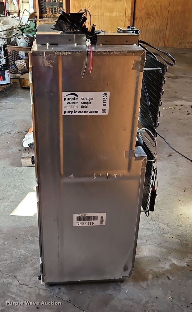 image for item DT7639 Norcold DE0061 refrigerator/freezer