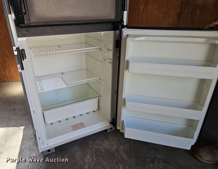 image for item DT7639 Norcold DE0061 refrigerator/freezer