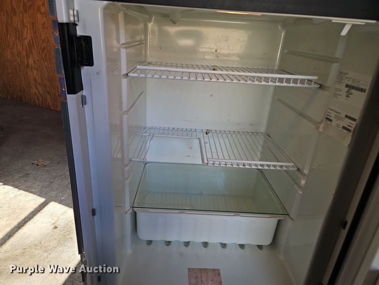 image for item DT7639 Norcold DE0061 refrigerator/freezer