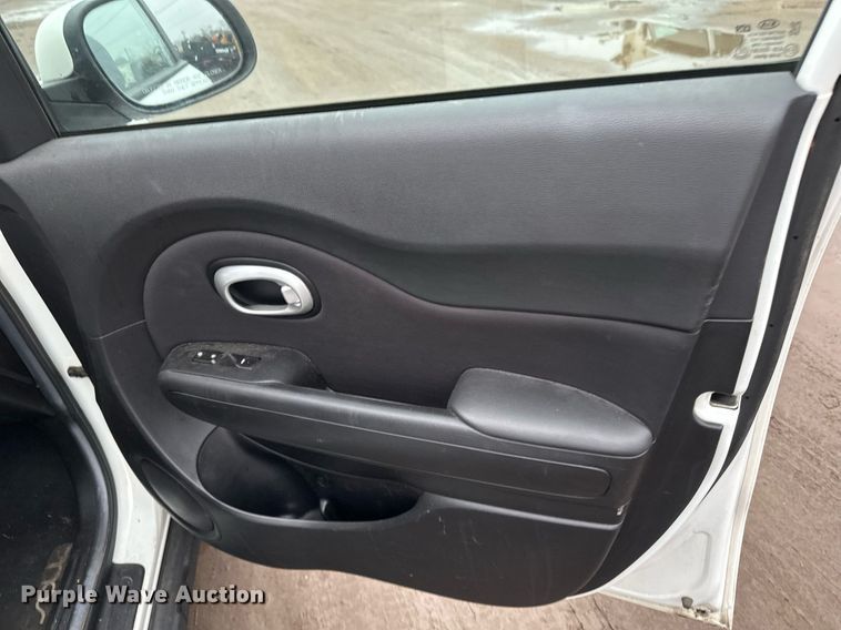 image for item DV0628 2015 Kia  Soul  SUV