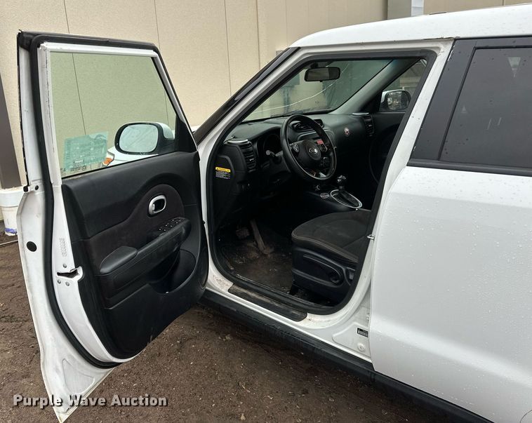 image for item DV0630 2015 Kia Soul SUV