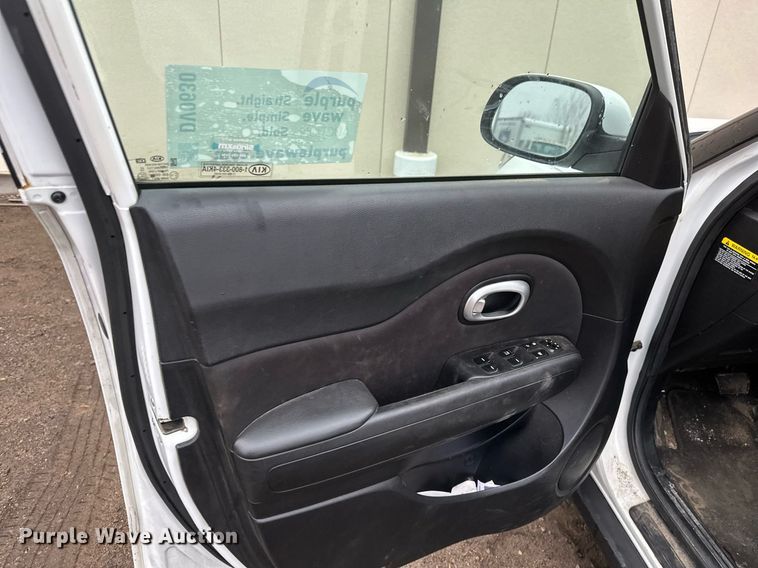 image for item DV0630 2015 Kia Soul SUV