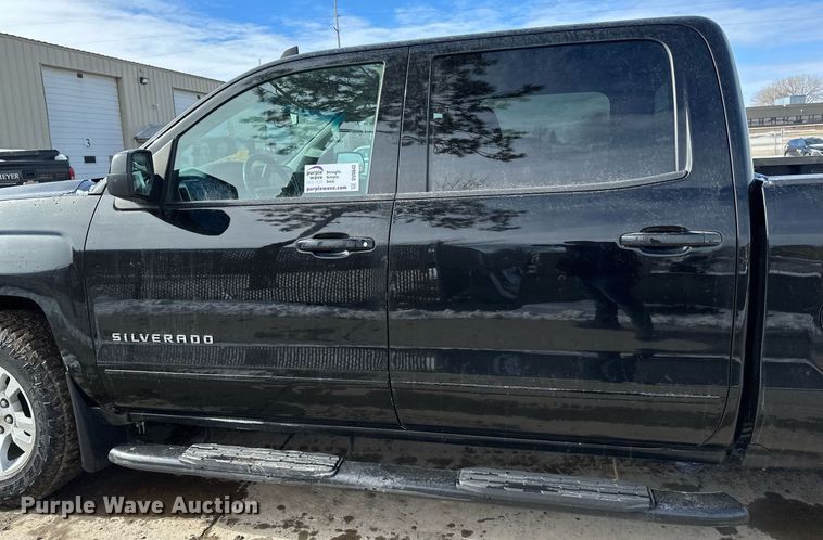 image for item DV0642 2018 Chevrolet Silverado 1500 Crew Cab pickup truck