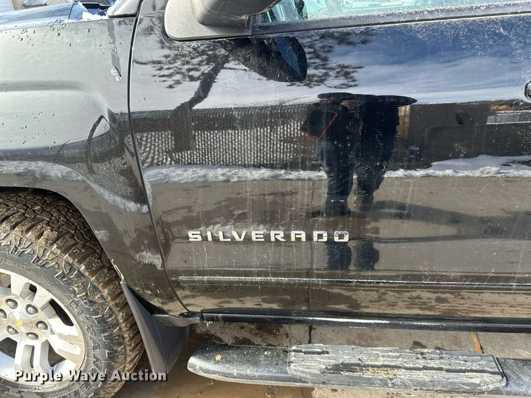 image for item DV0642 2018 Chevrolet Silverado 1500 Crew Cab pickup truck