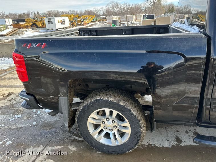 image for item DV0642 2018 Chevrolet Silverado 1500 Crew Cab pickup truck