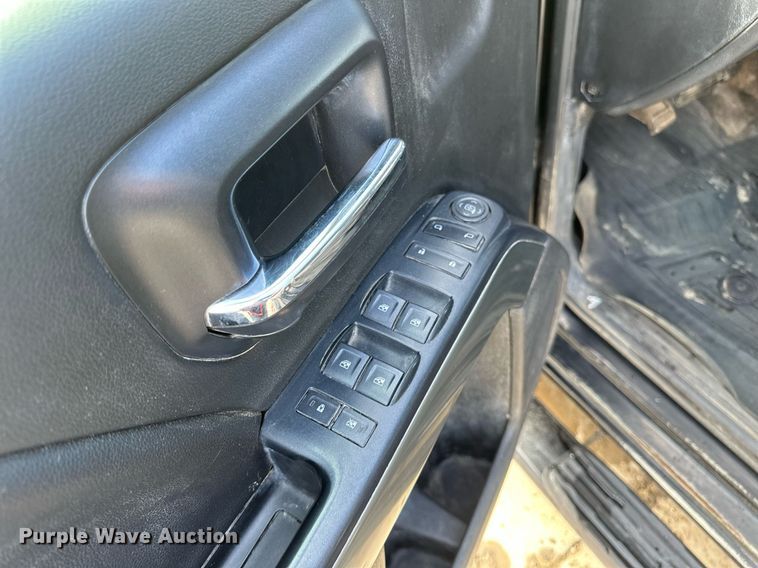 image for item DV0642 2018 Chevrolet Silverado 1500 Crew Cab pickup truck