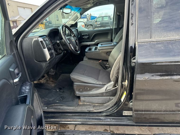 image for item DV0642 2018 Chevrolet Silverado 1500 Crew Cab pickup truck