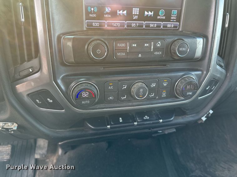 image for item DV0642 2018 Chevrolet Silverado 1500 Crew Cab pickup truck