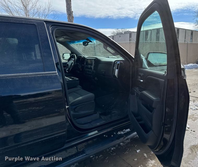 image for item DV0642 2018 Chevrolet Silverado 1500 Crew Cab pickup truck