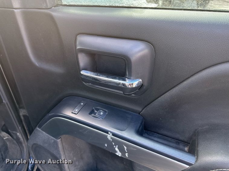 image for item DV0642 2018 Chevrolet Silverado 1500 Crew Cab pickup truck