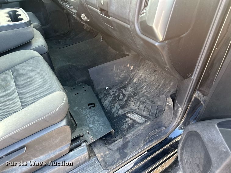 image for item DV0642 2018 Chevrolet Silverado 1500 Crew Cab pickup truck