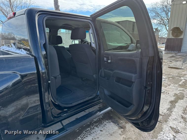 image for item DV0642 2018 Chevrolet Silverado 1500 Crew Cab pickup truck