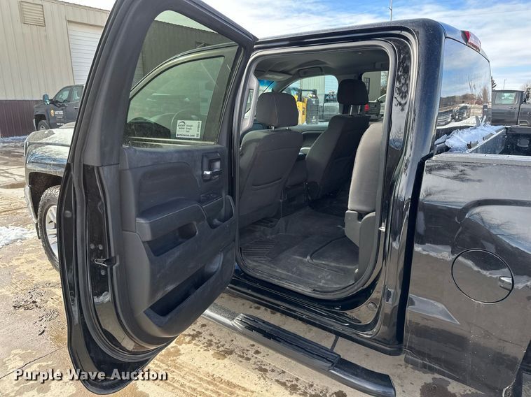 image for item DV0642 2018 Chevrolet Silverado 1500 Crew Cab pickup truck