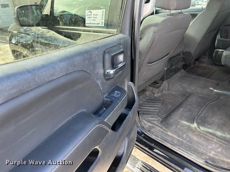 image for item DV0642 2018 Chevrolet Silverado 1500 Crew Cab pickup truck